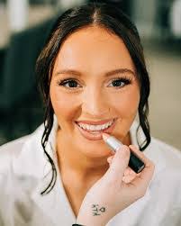 Laurie Cogar's Instagram, Twitter & Facebook