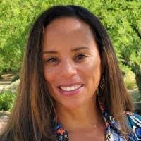 Paula Lindsay's Instagram, Twitter & Facebook