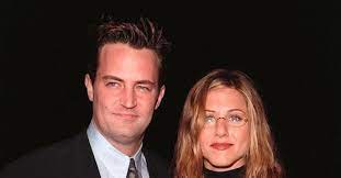 The best gifs are on giphy. 13 Momente Die Beweisen Dass Chandler Der Sympathischste Friends Charakter War