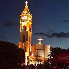 Se les encuentran acompañando al maestro, en. Iglesia Santiago Apostol Alanje Chiriqui