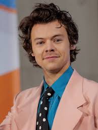 Antes para as crianças, histórias de ninar conquistam cada vez mais adultos 