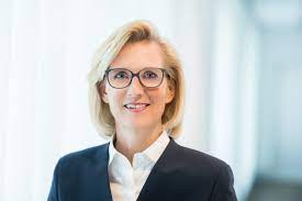 Wir duzen uns und halten die hierarchien flach. Ubs Keller Busse Ubernimmt Schweiz Geschaft Von Lehmann