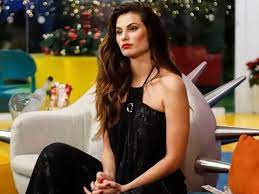She also loves to switch settings of her workout and sometimes, loves to take her yoga sessions outdoors. Dayane Mello Does Not Win Italian Bbb But Thanks Brazilians Entertainment Prime Time Zone
