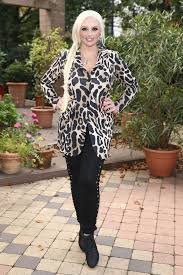 5,426 likes · 30 talking about this. Daniela Katzenberger Verdacht Bestatigt Hat Sie Ihr Geheimnis Geluftet Gala De