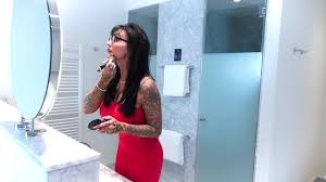 Sari is back 🔥 Deutsche Pornostars ✔️