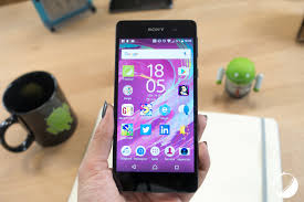 Test Sony Xperia E5 : notre avis ...