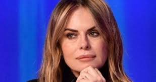 You have already voted for this video. This Tear Really Hurts Paola Perego And The Heartbreaking Farewell To Her Father Ruetir