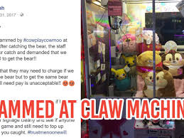 We played the gem pusher game at cow play cow moo arcade singapore because there were pompompurin, ahirunopekkle. Cow Play Cow Moo Arcade Staff Snatches Toy Away After Successful Claw Machine Capture