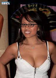 File:Autumn's Asian Desire at Exxxotica Atlantic City 2014 4.jpg - Wikipedia