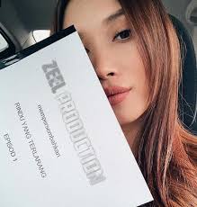 Dibintangi lakonan seperti fikri ibrahim dan zahirah macwilson sebagai watak utama. Rindu Yang Terlarang