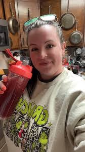 Holly Ballinger's Instagram, Twitter & Facebook