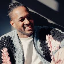 Sean Bumstead's Instagram, Twitter & Facebook