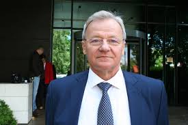 Doctorul pavel chirilă, unul dintre cele mai respectate nume ale medicinei românești, a adresat o scrisoare deschisă formației taxi și celor care au apărut în videoclipul „despre smerenie, lansat zilele trecute. A Inceput Seminarul Medicina Si Teologie PersonalitaÅ£i Din Toata Å£ara Prezente La BistriÅ£a Foto