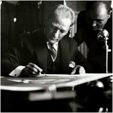 Devrim Kartal Adli Kullanicinin Aklimizda Fikirlerin Kalbimizde Sevgin Sonsuza Dek Panosundaki Pin Fotograf Karalama Defteri Fikirleri Tarih