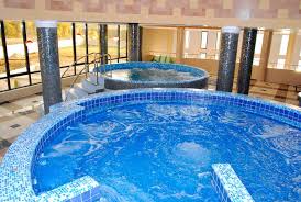 Aqua president in cadrul complexului president, format din hotel president cu 92 de camere, centru de conferinte cu 4 sali, dimensiuni intre 25 si 400 de persoa. Craciun 2017 Baile Felix Complex President Corp Aqua President