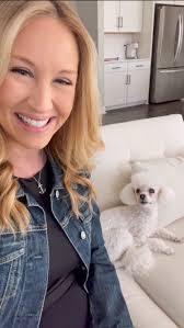 Melissa Proud's Instagram, Twitter & Facebook