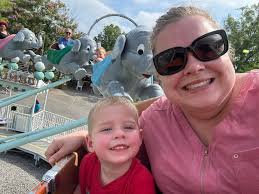 What are recommendations for visiting Knoebels amusement park?