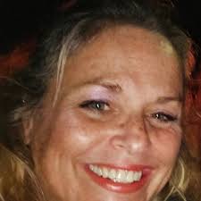 Loving these giant cat shaped beds! 👏