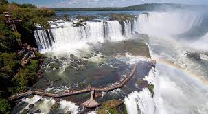 Es ist eine angenehme, gewachsene kleinstadt im dreiländereck argentinien, brasilien und paraguay. Iguacu Wasserfalle Einmaliges Naturerlebnis Ruppertbrasil