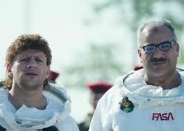 بيومي فؤاد ممثل مصري، من مواليد 16 يونيو 1965.تخرج من كلية الفنون الجميلة في جامعة حلوان، وكان مشتركا في فرقة أتيليه المسرح. Ø¨Ø§Ù„ÙÙŠØ¯ÙŠÙˆ Ù…Ø¯Ø§Ø®Ù„Ø© ÙƒÙˆÙ…ÙŠØ¯ÙŠØ© Ø¨ÙŠÙ† Ø£Ø­Ù…Ø¯ Ù…ÙƒÙŠ ÙˆØ¨ÙŠÙˆÙ…ÙŠ ÙØ¤Ø§Ø¯ Ø¹Ù„Ù‰ Ø§Ù„Ù‡ÙˆØ§Ø¡ Ø®Ø¨Ø± ÙÙŠ Ø§Ù„ÙÙ†