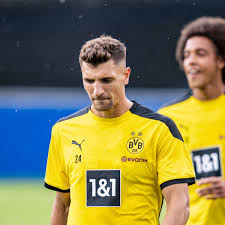 Latest fifa 21 players watched by you. Fifa 21 Ratings Bvb Stars Schatzen Werte Im Video Vollig Falsch Sport
