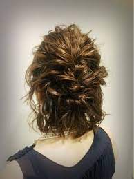 結婚式 髪型 ショートボブ ヘアアレンジ ルーズ編み込みハーフアップアレンジ ショートボブ 結婚式 ボブ ヘアアレンジ ボブ 結婚式