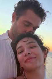 Everywhere i go (Her Yerde Sen) Furkan Andiç   Aybüke Pusat (Fans Group) Ph 