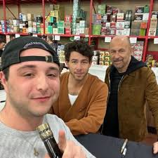 Ilana Solomon (@isolomon72)