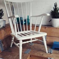 pin op brocante landelijke stoel