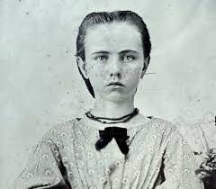 Eva Booth's Instagram, Twitter & Facebook