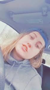 Tara Pace's Instagram, Twitter & Facebook