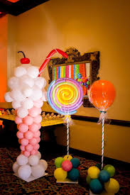 Pink & silver candy bar with organic balloon arch background for princess themed 4th birthday pink & silver candy bar. Felici Events Colors Candy Creativity Felicitimes Bat Mitzvah Celebration