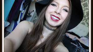 Black & Gold Eyes With Berry Lips