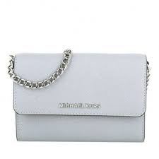 Michael michael kors bedford small cross body bag ($160) ❤ liked on polyvore featuring bags, handbags, shoulder bags, ballet, leather crossbody purse, leather shoulder michael kors small ns cynthia blush satchel crossbody messenger handbag nwt #michaelkors #satchelshoulderbag. Michael Kors Tasche Jet Set Travel Lg Phone Crossbody Dove In Grau Umhangetasche Fur Damen Michael Kors Tasche Michael Kors Umhangetasche Taschen