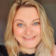 Freya Carroll (@mumofahero)