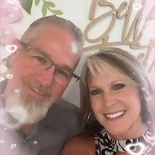 What transportation options are available between Camp Bay Beach and West  End in Roatan?