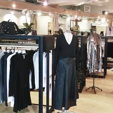 Knit & bolt is an independent yarn, fabric, and craft store located in northeast minneapolis. Knit Wit