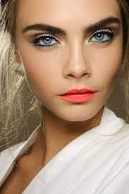 12 Eye Makeup Tricks Every Woman With Blue Eyes Should Know Make Up Blauwe Ogen Blauwe Ogen Oogmake Up