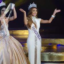 Dan tahun ini, isabella santiago dinobatkan menjadi pemenang. Miss International Queen 2014 No 18 Isabella Santiago From Venezuela