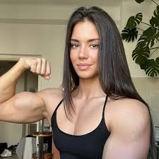 Bodybuilder dubbed Kendall Jenner on steroids makes 5 figures a month  from wrestling - Mirror Online