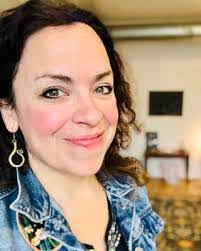 Deanna Buckner's Instagram, Twitter & Facebook