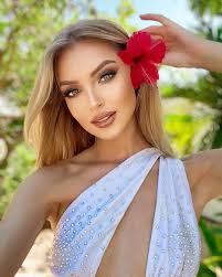 𝗚𝗢𝗗𝗗𝗘𝗦𝗦! Kristýna Malířová, Miss Aura International 2019 winner is  now Miss Supranational Czech Republic 2022! She is a 22 year-old  influencer, professional model and occupational therapist. She will  represent her country in