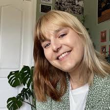 Danielle Mark's Instagram, Twitter & Facebook