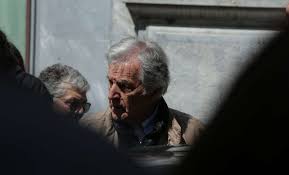 Ολη αυτη η υποκρισια σου προκαλει αηδια! Otan O Gabras Stamathse Sta Psaxna Protagon Gr