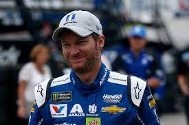 To advance the perception of the nascar driver from a 'bacca chewin' drunken moonshiner to a really nice approachable person that anyone would appreciate as a friend. Dale Earnhardt Jr May Be Retiring But He S Still Open To Running Daytona 500 Sbnation Com