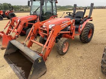 Kubota B3030HSDC Tractor