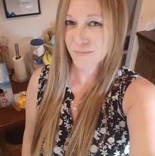 New at doing hair and have someone requesting this from me. No clue