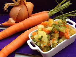 Carote e zucchine in padella. Contorno Rustico Con Zucchine Patate E Carote Ricetta Economica