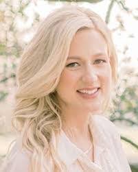 Sarah Braza's Instagram, Twitter & Facebook