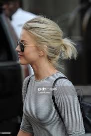 Julianne Hough Seen Out In Soho On September 17 2015 In New York Julianne Hough Short Hair Thick Hair Styles Short Hair Ponytail
